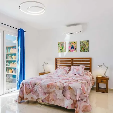Puerto Del Carmen Sleeps 6 Air Con Wifi Пуэрто дель Кармен