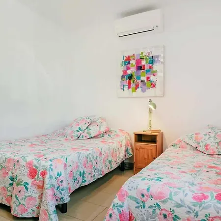 Puerto Del Carmen Sleeps 6 Air Con Wifi *