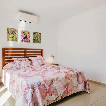 Villa Puerto Del Carmen Sleeps 6 Air Con Wifi Puerto del Carmen (Lanzarote)