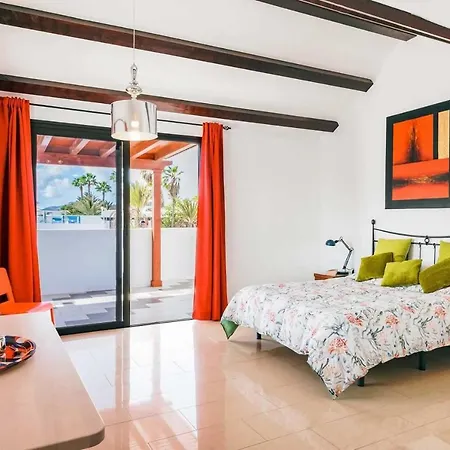 Puerto Del Carmen Sleeps 6 Air Con Wifi Пуэрто дель Кармен