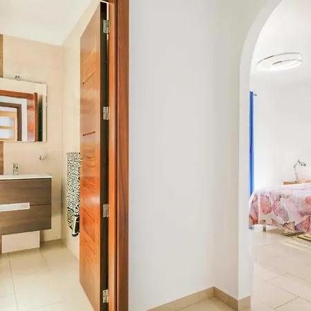 Puerto Del Carmen Sleeps 6 Air Con Wifi Пуэрто дель Кармен