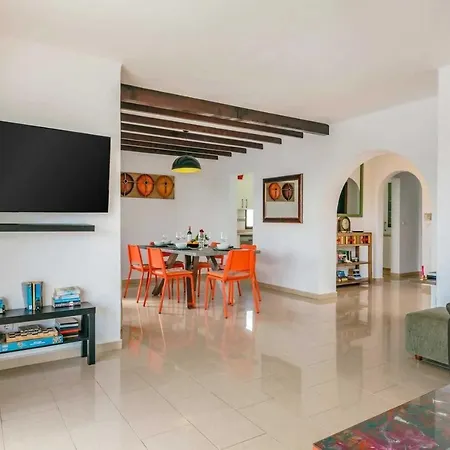 Puerto Del Carmen Sleeps 6 Air Con Wifi Вилла *